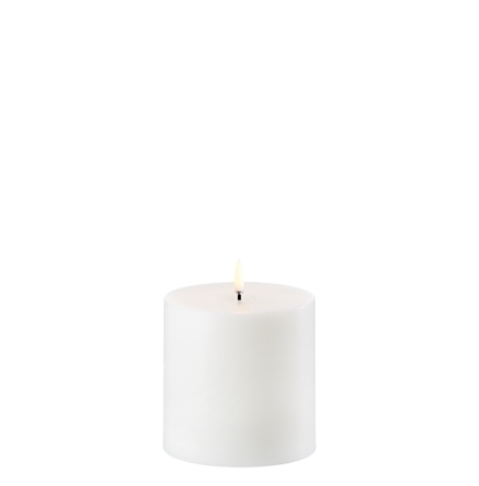 (B) UYUNI Pillar LED Candle - Nordic White - 10,1 x 10,1 CM
