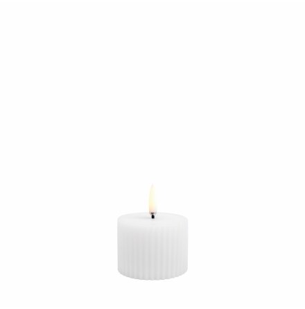(B) LED pillar candle grooved, Nordic white, Smooth, 5,8x4,5 cm